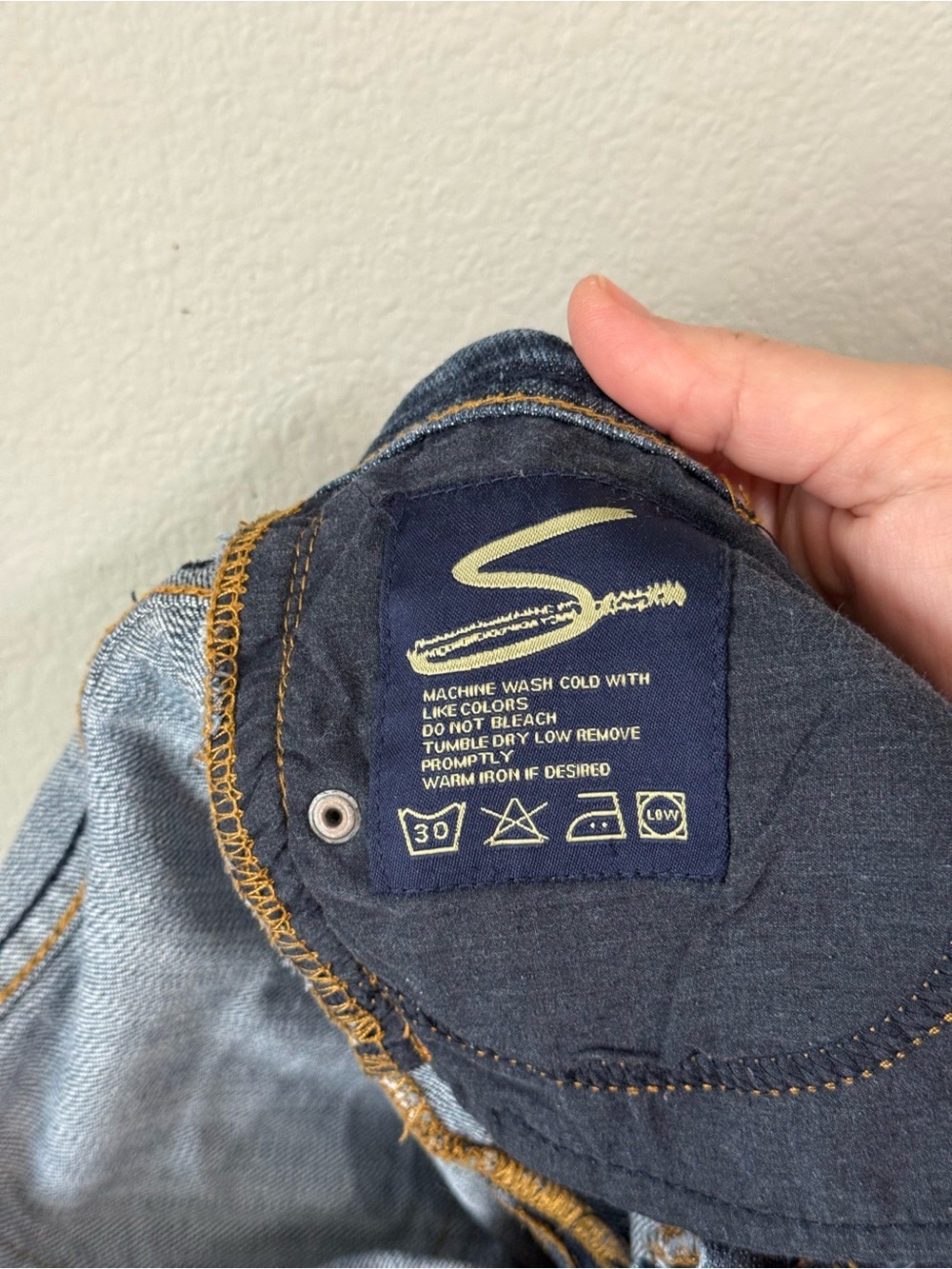 Seven7 Jeans Dark Wash Flare Jeans Women’s Size 26 Low Rise 5-Pocket Design - Picture 5 of 5